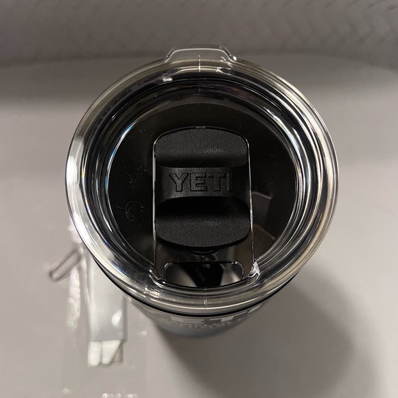 Authentic Yeti RAMBLER 20 oz tumbler Nordic Blue - Picture 2 of 2